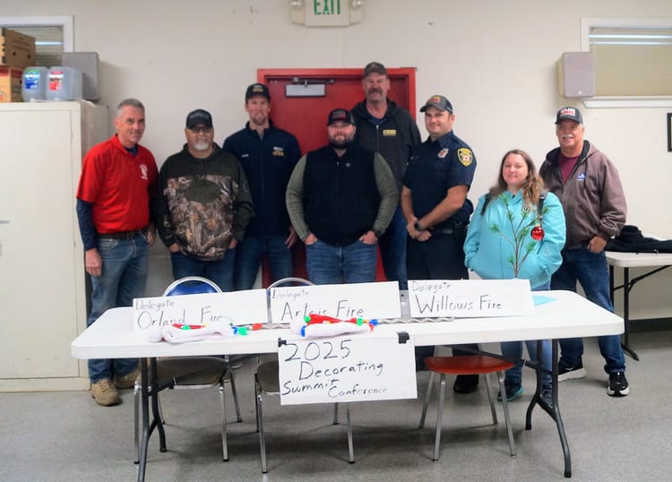 Battle of the Bulbs: Facebook joke sparks Glenn County’s first fire-department decorating contest