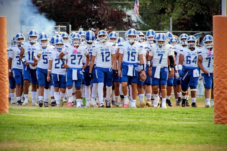 Trojan sports roundup: Big wins on the gridiron, clean sweep on the court