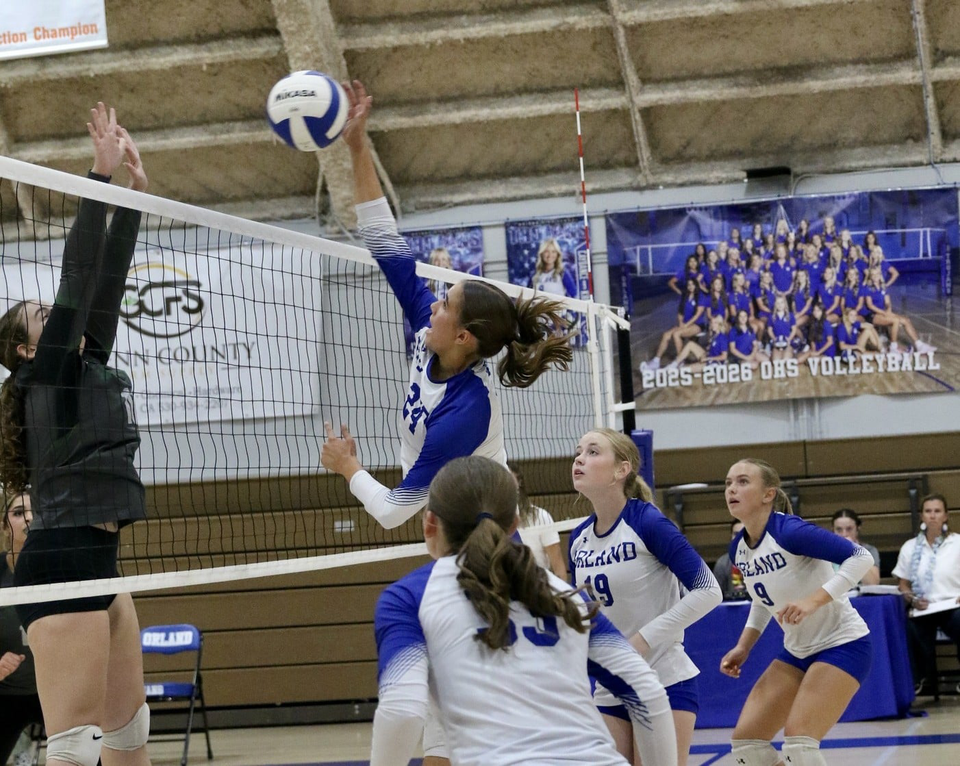 Trojan Sports Roundup: Volleyball perfect on the week, JV football streak rolls on, Varsity and Freshman show grit in tough losses
